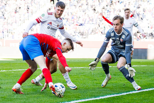 Sandvikens IFs Emil Engqvist, Helsingborgs Adrian Svanbäck