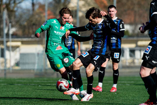 BK Olympics Adrian Zendelovski och IFK Skövdes Juan