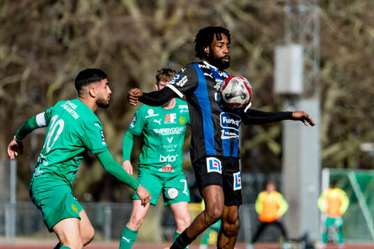 BK Olympics Amir Ayari och IFK Skövdes Djersey Mbuyi Kabong