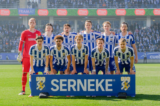 IFK Göteborgs startelva poser för en lagbild