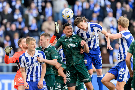 Halmstads Pascal Gregor och IFK Göteborgs Kolbeinn