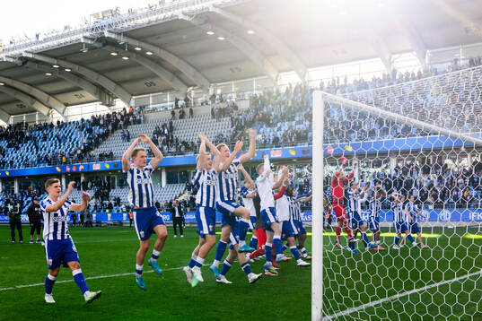 IFK Göteborgs spelare jublar