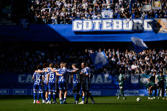 IFK Göteborgs spelare samlar