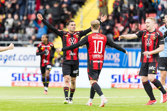 Östersunds Ahmed Bonnah jublar