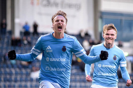 Gefles Måns Berggren och Leon Beronius jublar