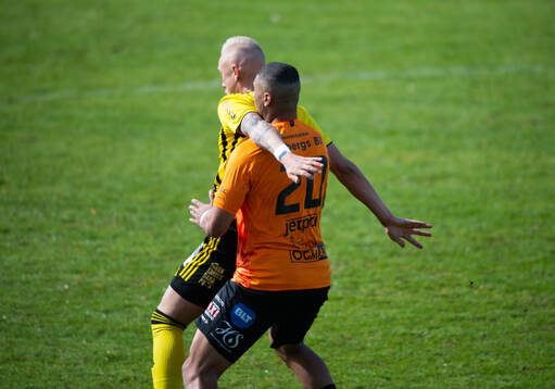 Att hålla undan sin spelare i matchen i division 2 mellan