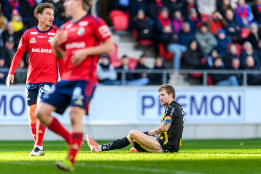 Häckens Simon Gustafson deppar