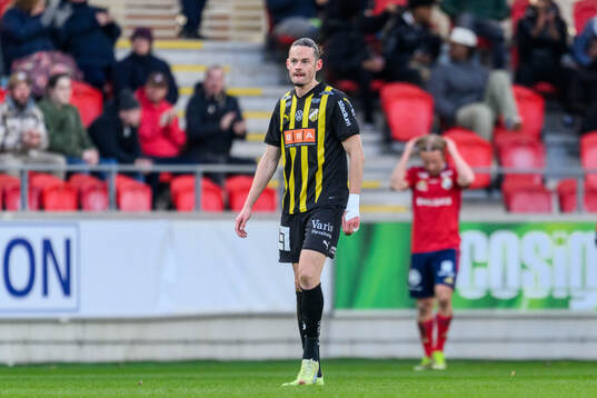 Häckens Amor Layouni deppar