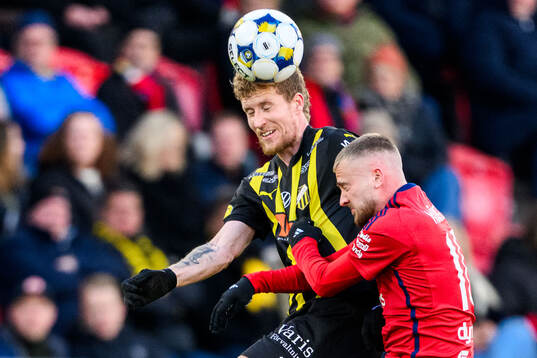 Häckens Simon Gustafson och Östers Chriss-Albin Mörfelt
