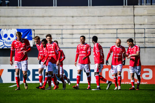 Kalmars Anthony Olusanya jublar