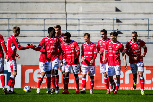 Kalmars Anthony Olusanya jublar