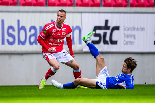 Kalmars Melker Hallberg och GIF Sundsvalls Taiki Kagayama
