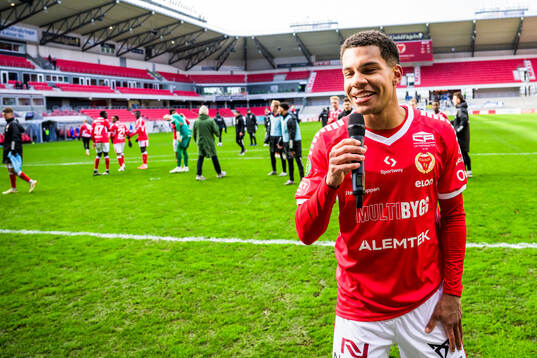 Kalmars Anthony Olusanya jublar