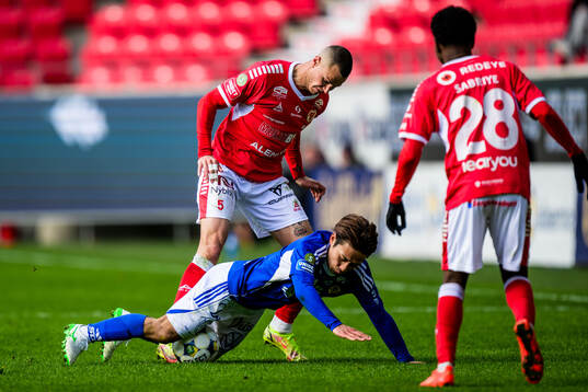Kalmars Melker Hallberg och GIF Sundsvalls Taiki Kagayama