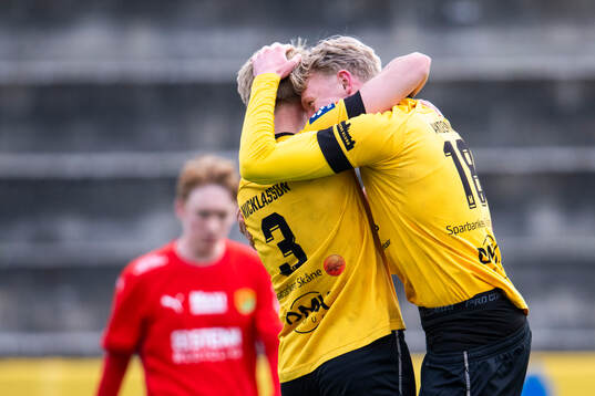 Lund BKs Aleandro Wihlborg Costa jublar