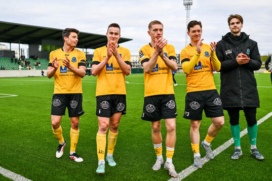 Lund BKs Aleandro Wihlborg Costa jublar