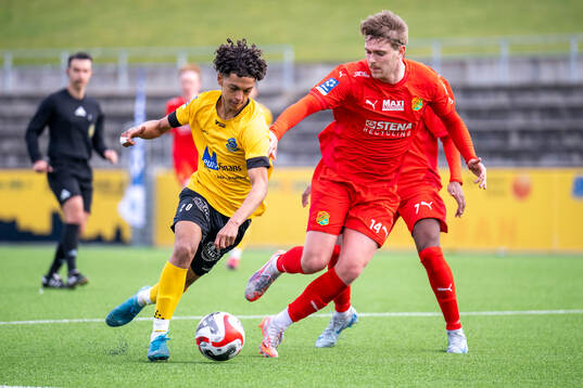Lund BKs Aleandro Wihlborg Costa jublar