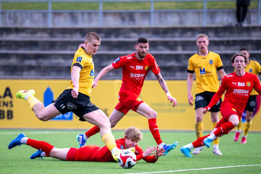 Lund BKs Aleandro Wihlborg Costa jublar