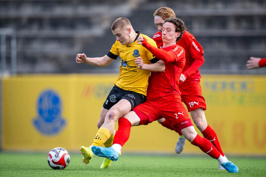 Lund BKs Aleandro Wihlborg Costa jublar