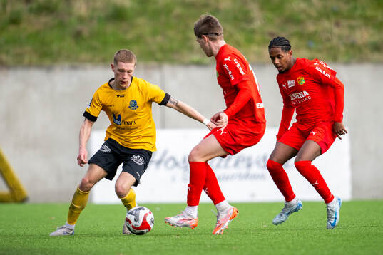 Lund BKs Aleandro Wihlborg Costa jublar
