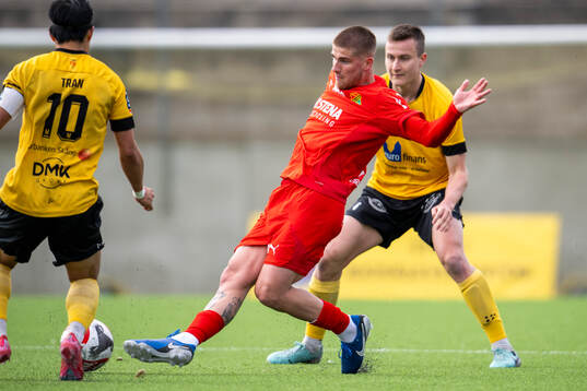 Lund BKs Aleandro Wihlborg Costa jublar