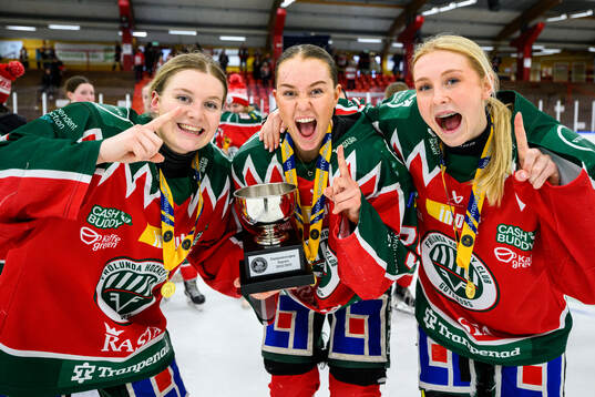 Frölundas Stina Röhricht, Elicia Dunhäll och Ella