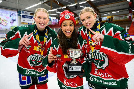 Frölundas Ella Lindberg, Holly Boney och Ella Thorbard