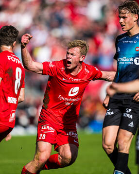 Aune Heggebø of Brann celebrates