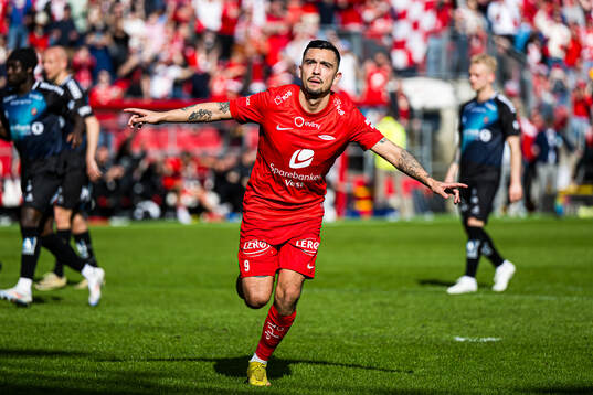 Niklas Castro of Brann celebrates