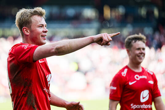 Aune Heggebø of Brann celebrates
