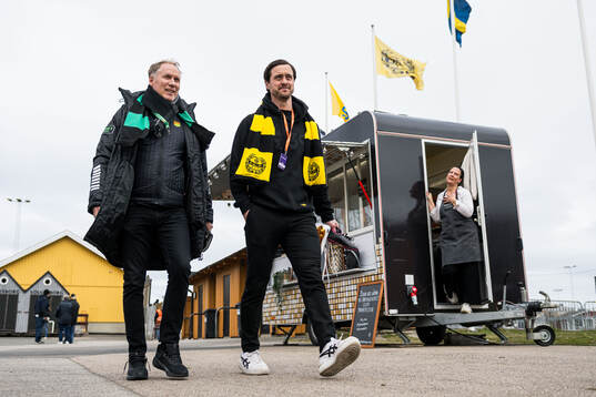 GAIS tekniskchef Magnus Sköldmark och Mjällbys klubbchef
