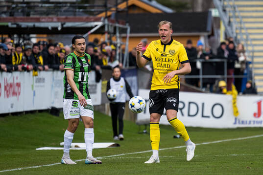 GAISs Amin Boudri och Mjällbys Herman Johansson