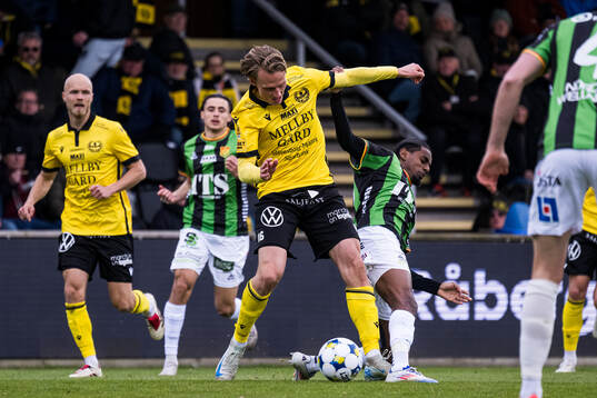 Mjällbys Alexander Johansson och GAISs Harun Ibrahim