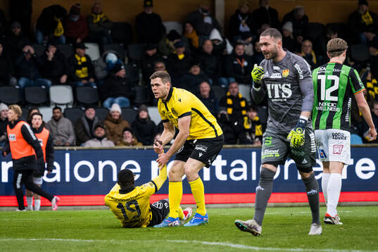 Mjällbys Jacob Bergström och Abdoulie Manneh deppar