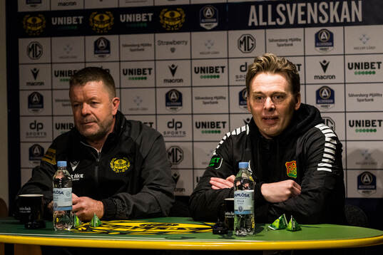 Mjällbys tränare Anders Torstensson och GAISs tränare