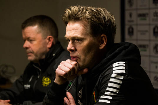 Mjällbys tränare Anders Torstensson och GAISs tränare