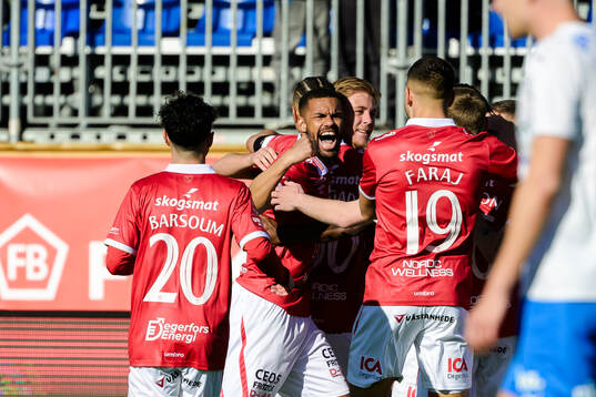 Degerfors Leon Hien jublar