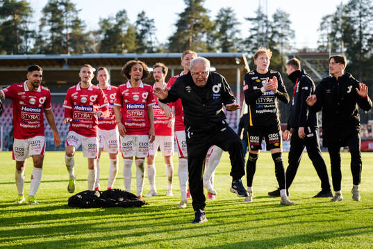 Lagledare Stig Ekman jublar