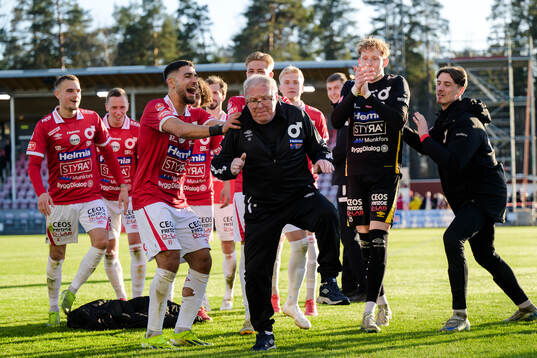 Lagledare Stig Ekman jublar