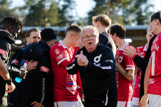 Lagledare Stig Ekman jublar