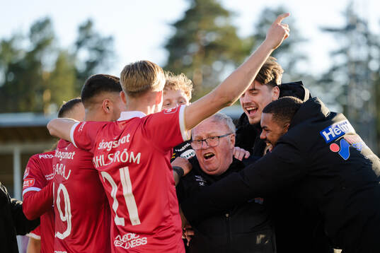 Lagledare Stig Ekman jublar