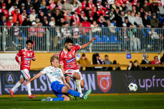 Värnamos Johan Rapp och Degerfors Omar Faraj