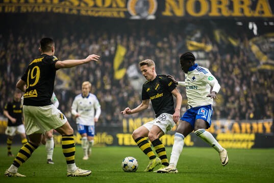 AIKs Johan Hove och IFK Norrköpings Kojo Peprah Oppong