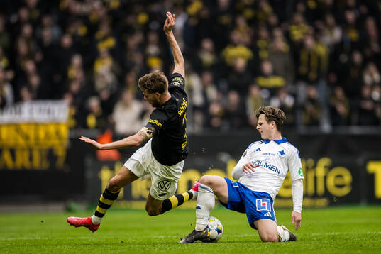 AIKs Anton Salétros och IFK Norrköpings Axel Brönner