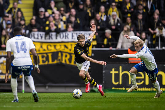 AIKs Anton Salétros och IFK Norrköpings Isak Andri