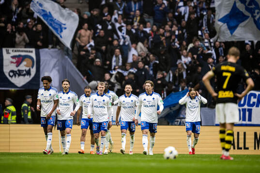 IFK Norrköpings spelare jublar