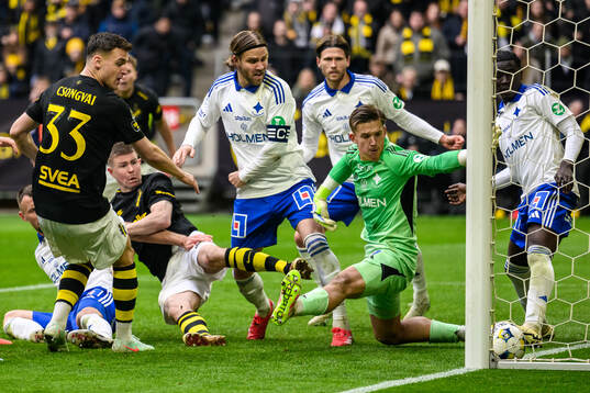 AIKs Mads Døhr Thychosen gör 3-3 bakom IFK Norrköpings