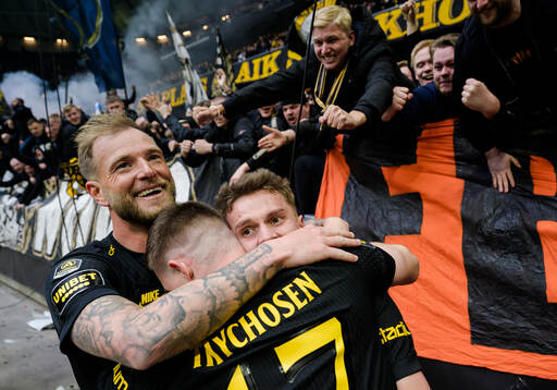 AIKs John Guidetti , Johan Hove och Mads Døhr Thychosen