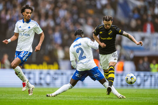IFK Norrköpings Kojo Peprah Oppong och AIKs Bersant Celina