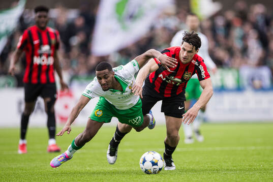 Hammarbys Paulos Abraham och Brommapojkarnas Kevin Ackermann